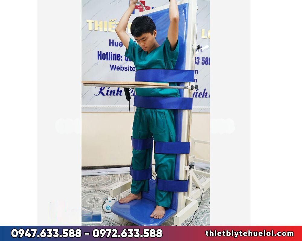 Giường tập đứng cho bệnh nhân